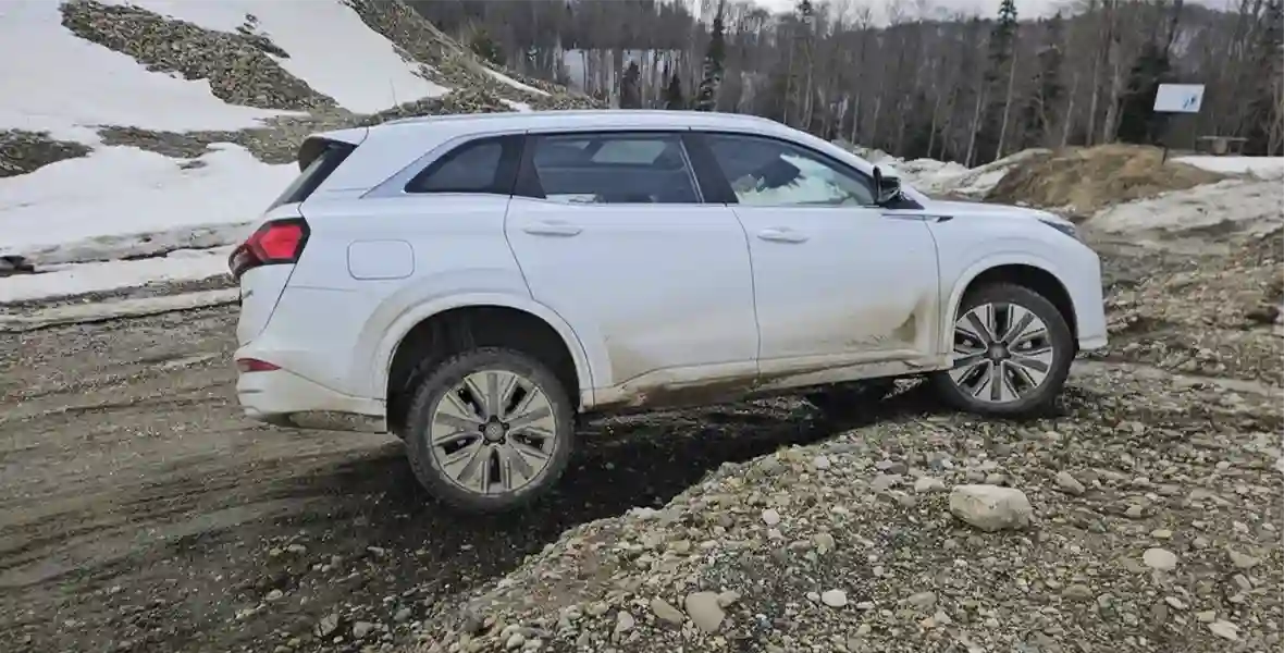 Новость EVOLUTE (На что способен самый доступный полноприводный гибрид. Наш тест-драйв EVOLUTE i‑SPACE 4×4)